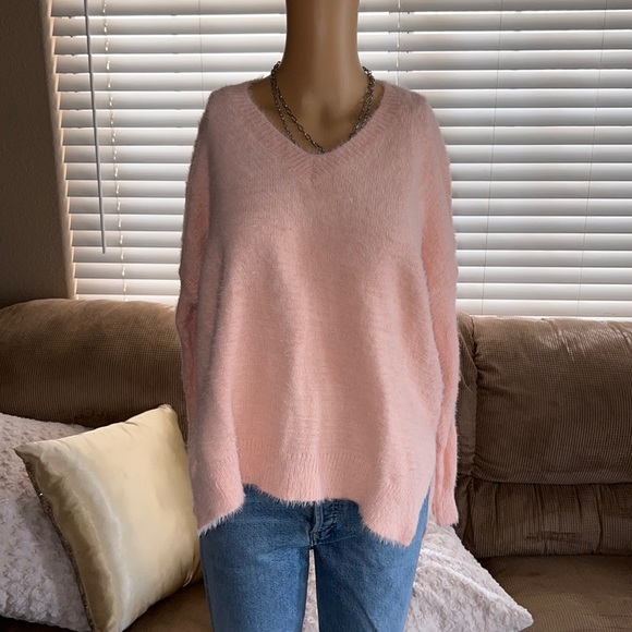 debut Sweaters - NWT Debut V-Neck Pullover